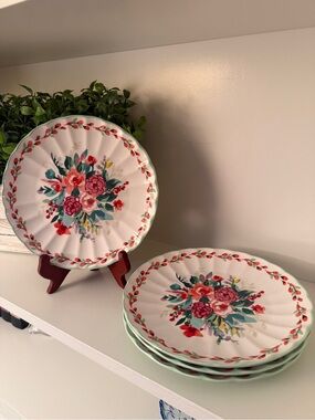 The Pioneer Woman Floral Stoneware Salad Plates – Set of 4 – 8.5”
